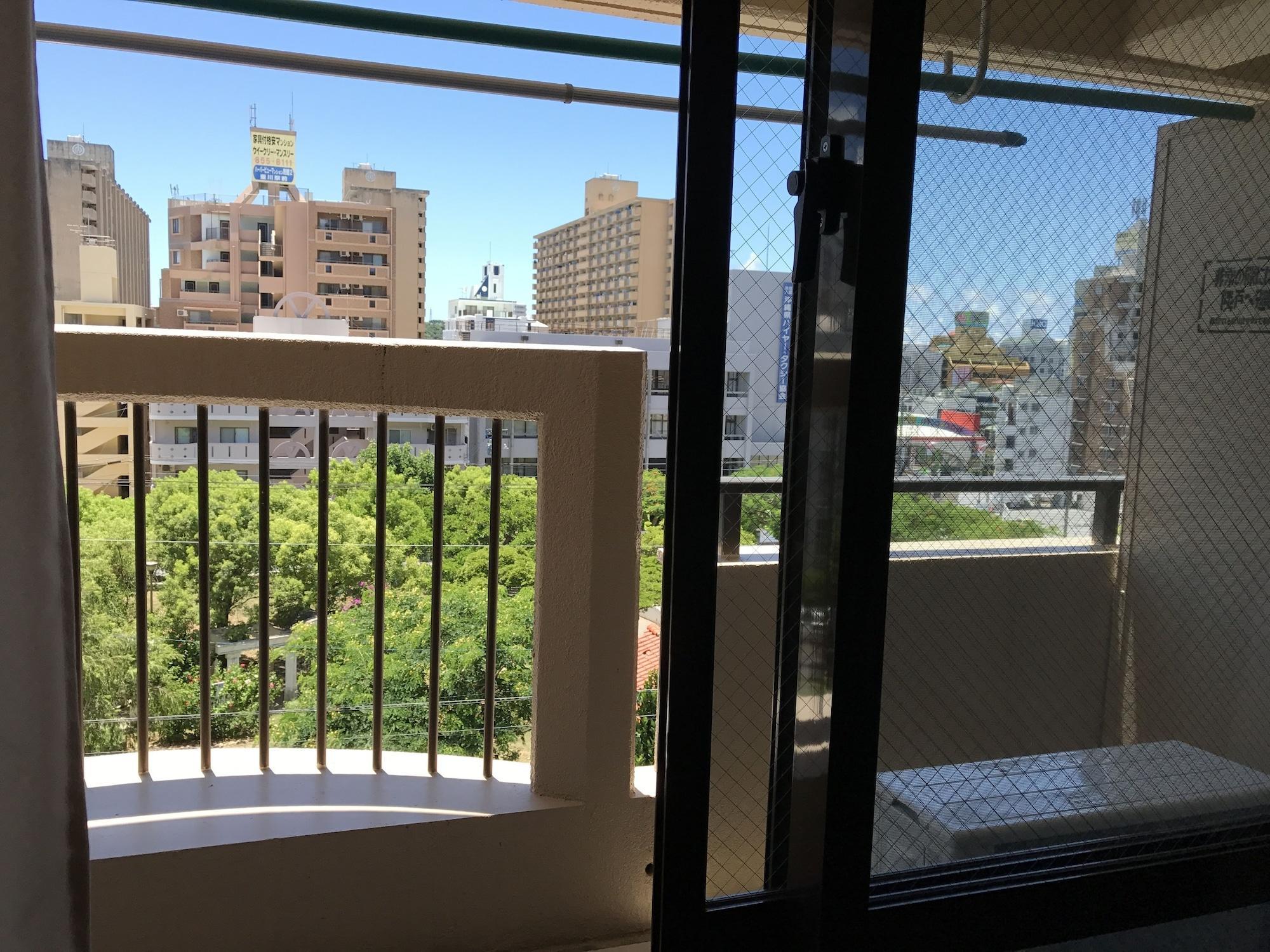Weekly Harbourview Mansion Main Building Apartment Наха Екстериор снимка