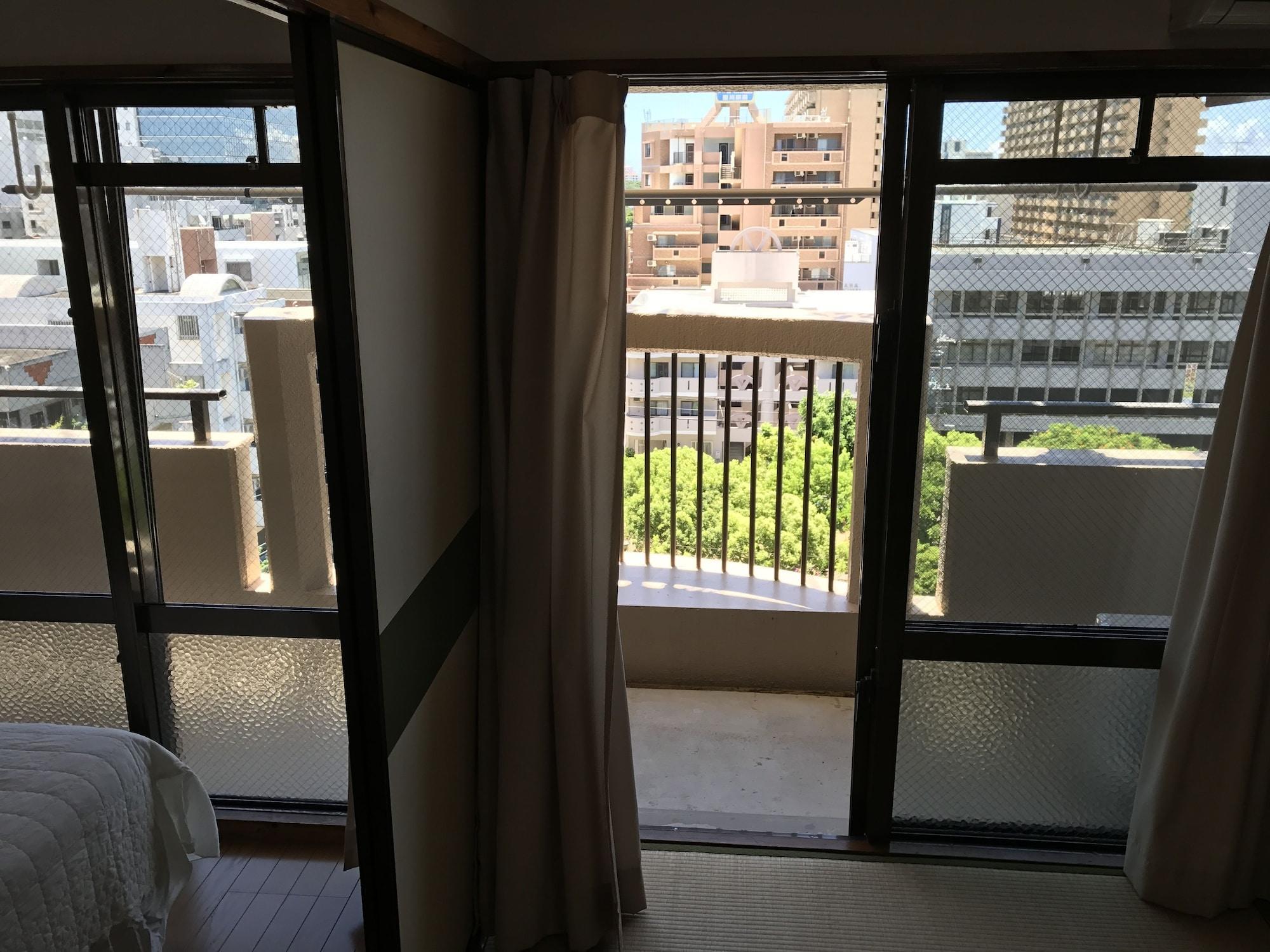 Weekly Harbourview Mansion Main Building Apartment Наха Екстериор снимка