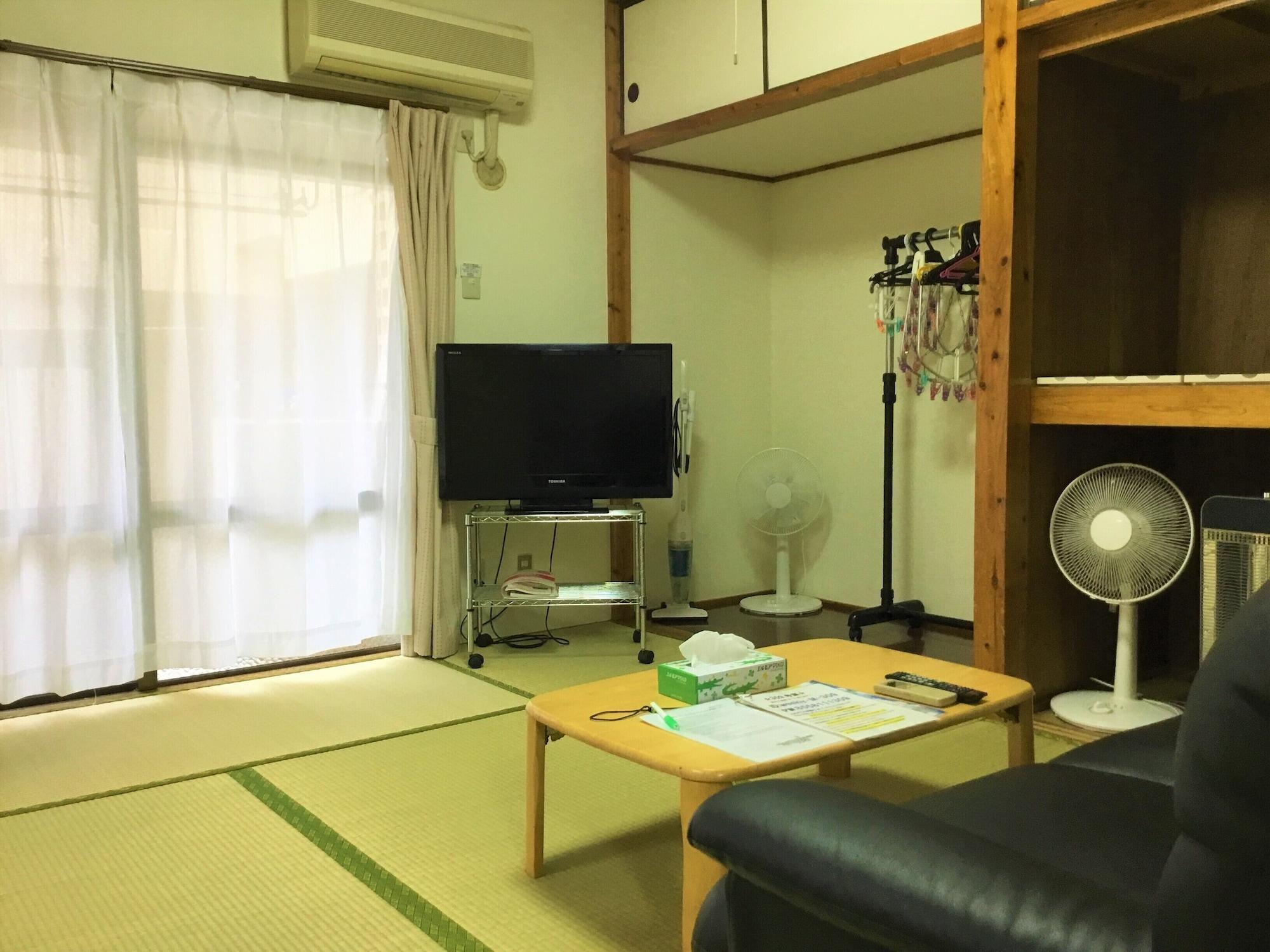 Weekly Harbourview Mansion Main Building Apartment Наха Екстериор снимка